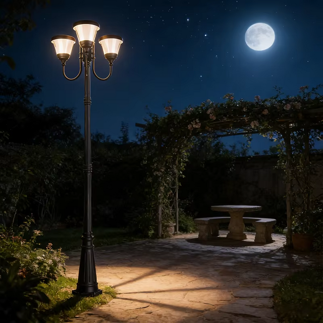 Anpassbarer Mehrkopf-LED-Solargarten mit Farbwechsel und hoher Helligkeit, wasserdicht, IP65, App-Steuerung f&uuml;r vielseitige Outdoor-Events